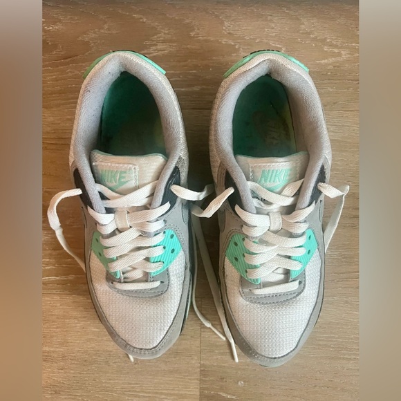 Nike Air Max 90
Recraft Turquoise (Women's) - Picture 4 of 5
